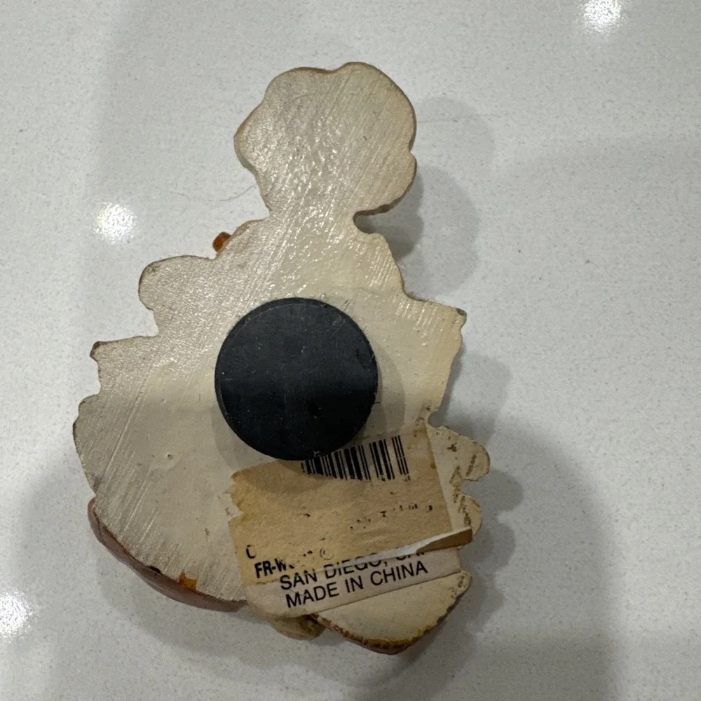 N/A vintage resin